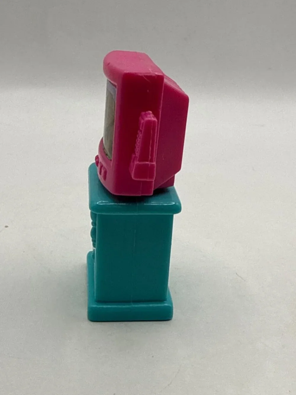 Vintage Fisher Price Sweet Streets Dollhouse TV Pink Teal Y2K Toy Aesthetic